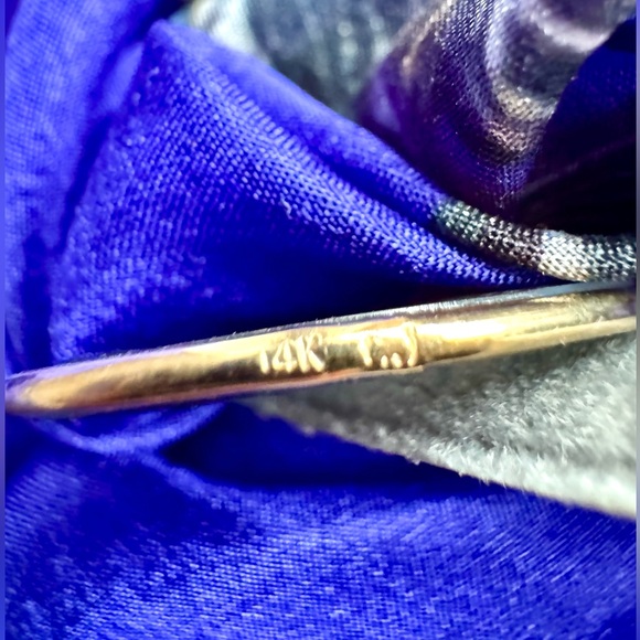 SALE! 14k Gold and Mother of Pearl Cameo - Picture 3 of 5